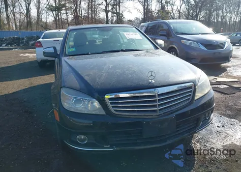 2009 Mercedes-Benz C 300 Luxury 4Matic/Sport 4Matic z USA, uszkodzony, nr VIN WDDGF81X09F307840